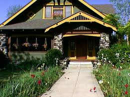 My move had not happened yet, but now that it has, i want to share 3 ideas about how to decorate a new house with a limited budget and what ideas i have for decorating a craftsman style home. Tour Craftsman Style Homes Rooms Hgtv