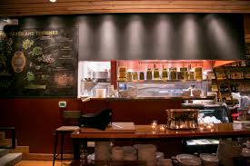 Dine for lunch and enjoy a rump steak. Bar Virgile