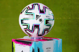 Huge collection, amazing choice, 100+ million high quality, affordable rf and rm images. Official Euro 2020 Ball Green Background Creative Commons Bilder
