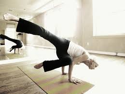 Parsva Bakasana Side Crane Asana With Leg Variation My Yoga Goal This Year My Yoga Muscle Women Yoga Fitness
