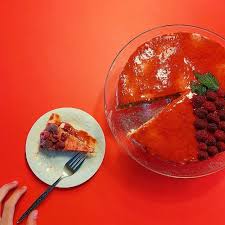 Gateau Sans Gluten Yogourt Grec Et Coulis De Framboises In 2020 Food Yogurt