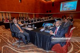 17,806 people checked in here. Menara Kembar Bank Rakyat Lrt