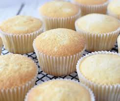 Cupcake A La Vanille Au Thermomix Le Gateau Moelleux Au Thermomix Recette Cupcake Gateau Moelleux Delicieux Gateaux
