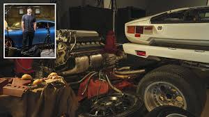 Yaneri velez.oficial video she is a youthful woman from the