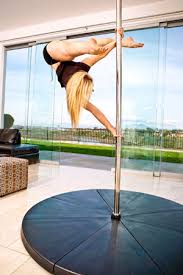 Before you try this pole move, make sure you already have a strong invert from the floor and are comfortable upside down on the pole. Pole Dancing Healthy Life Essex