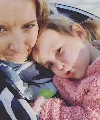 Wendy Griffith's Instagram, Twitter & Facebook