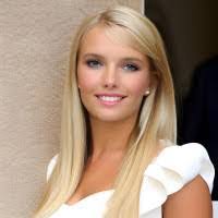 Elena Bauer's Instagram, Twitter & Facebook