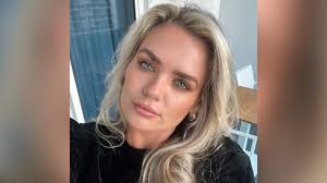 Man, woman dead after being hit by Manhattan subway trains in separate  incidents