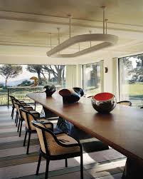 Face A La Mer Une Villa Seventies A Saint Tropez En 2020 Agencement Interieur Mobilier De Salon Villa