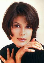 Teri Hatcher As Lois Lane On Lois And Clark The New Adventures Of Superman Very Short Bob Hairstyles Very Short Haircuts Short Bob Hairstyles