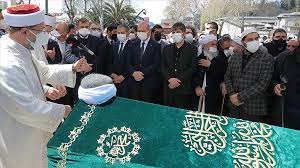 .ayasofya'da ilk namazı sizin kıldırmanızı istiyoruz diyen bediüzzaman said nursi'nin talebesi hüsnü bayramoğlu'na o kadar da değil şeklinde cevap verdi. Il8g Qzffje3um