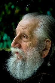 No se levanta en seguida, tiene mucho sueño y quiere dormir un poco más. Nelson Leirner Enciclopedia Itau Cultural