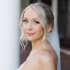 Amy Yeary (@amyrenaae)