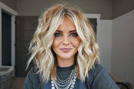 Hair Tutorial For These Curls Hair Styles Medium Hair Styles How To Curl Short Hair