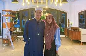 Diketahui larissa chou menikah dengan alvin faiz di usia muda. Alvin Faiz Beri Klarifikasi Terkait Rumor Tak Ada Niat Nikahi Larissa Chou Sejak Awal