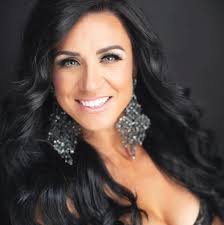 Amanda Drake's Instagram, Twitter & Facebook