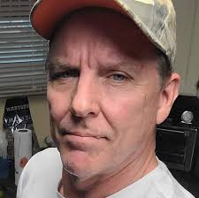 How to avoid stops and starts issues when staining a wood floor?