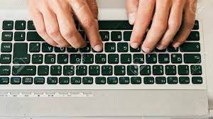 Penulisan judul karya tulis berikut yang sesuai dengan eyd adalah. Cara Penulisan Judul Yang Benar Sesuai Dengan Puebi Typoonline