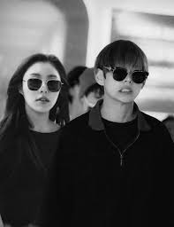 Quando os resultados de preenchimento automático estiverem disponíveis, use as setas para cima e para baixo para conferir e enter para selecionar. 9 Wheetae Taein Taehyung Wheein Wheetae Bts Ideas Taehyung Mamamoo Bts