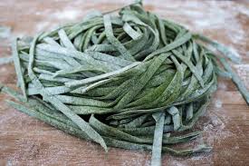 Recette De Pates Fraiches Aux Epinards La Recette Facile Recette Recette Pate Fraiche Pates Fraiches Epinard