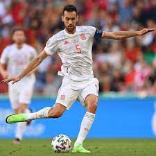 Sergio busquets is probably the best defensive midfielder in the world. Doggvnken3wxrm