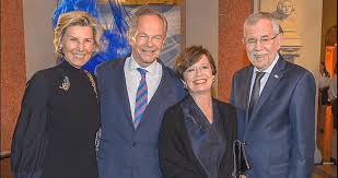 We would like to show you a description here but the site won't allow us. Wo Bundesprasident Und Bundeskanzlerin Zum Geburtstag Gratulieren Leadersnet