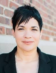 Karen Minster's Instagram, Twitter & Facebook