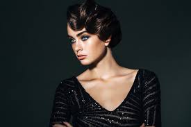Hair again was cut short to fit the new dress lines and took the 1940s women mto the next decade. 10 1940s Hairstyles For Women In 2021 All Things Hair Us