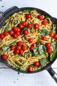 Creamy Vegan Mushroom Spinach 20 Minute Pasta Recipe Recipe Healthy Chicken Recipes Easy Spinach Pasta Recipes Vegan Pasta Dish