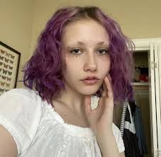 Chloe Moriondo In 2020 Purple Hair Cool Hairstyles Pretty People