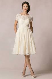 12 Short Wedding Dresses For A Fun Casual Celebration Short Lace Wedding Dress Knee Length Wedding Dress Courthouse Wedding Dress