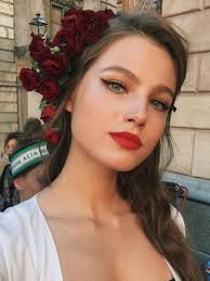 Pinterest Deborahpraha Classic Eyeliner And Red Lipstick Look Makeup Red Lipstick Looks Classic Eyeliner Red Lip Makeup