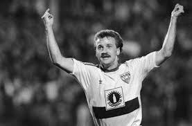 Vier tests, kein sieg, drei niederlagen: Vfb Vs Bayern Fritz Walter Weiss Wie Es Geht Niederkampfen Fussball Schwarzwalder Bote