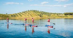 It has a reservoir of 250km2 and covers five alentejo municipalities, with many points of interest. Stand Up Paddling Auf Dem Alqueva Stausee Herancas Do Alentejo