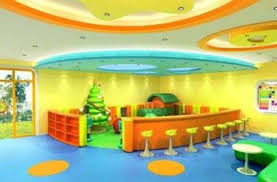 تصميم حضانة اطفال باسقف جبس ملونة و براقة Kindergarten Interior Kindergarten Design Daycare Design