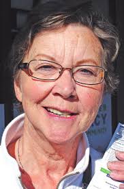 Islanders tackle roadside trimming