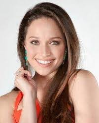 Amanda Cryer's Instagram, Twitter & Facebook