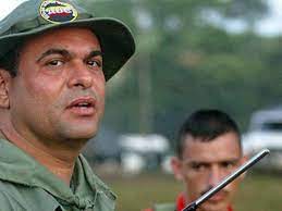 Jun 29, 2021 · salvatore mancuso habló en la sala de justicia y paz del tribunal superior de barranquilla y durante su participación al mando de grupos paramilitares, hubo estigmatización por parte de las autoridades y el gobierno, que provocaron que este grupo, asesinara a jaime garzón y a otras personas por supuestos vínculos con la subversión y la guerrilla. Quien Es Salvatore Mancuso El Temible Ex Jefe Paramilitar Que Podria Volver A Una Carcel Colombiana Tras Cumplir Su Pena En Eeuu Infobae