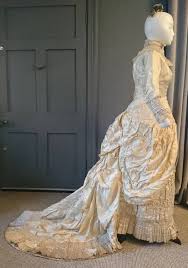 17 Striking Wedding Dresses Ball Gown Empire Ideas Wedding Dress Bustle Victorian Wedding Dress Antique Wedding Dresses