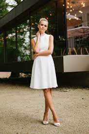 Glamour der 20er jahre, kokette 50ies einflüsse bei unseren petticoat hochzeitskleidern und verspielte minikleider mit 60er jahre schnitt. Zum Verlieben Schon Vintage Brautkleider