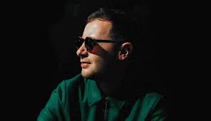 Theo Kottis drops new Summer Single 'Turning Around'