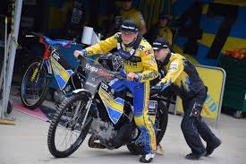 Zaliczył pierwsze i drugie miejsce i z dorobkiem pięciu oczek plasował się w czołówce całej stawki. Powazna Kontuzja Mateusza Bartkowiaka To Koniec Sezonu Dla Juniora Stali Gorzow Wielkopolski Nasze Miasto