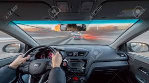 Im ersten schritt der autoaufbereitung solltest du zunächst groben staub und schmutz. Stadtstrassenansicht Von Innen Auto Naturliche Licht Strasse Und Andere Autos Ist Bewegung Unscharf Lizenzfreie Fotos Bilder Und Stock Fotografie Image 71945832