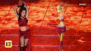 Featuring appearances from j kicking off the show for super bowl liv , shakira got things started with live renditions of she wolf and picked up but shakria saved the day dressing up like a little golden piglet and oinking through her songs. Entertainment Tonight Fans Are Noticing Shakira Resembled Her Zootopia Character During Super Bowl Halftime Facebook