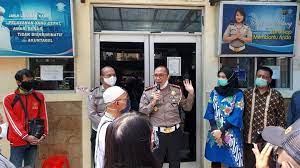 Haramkah gaji pegawai perpajakan buya yahya menjawab 2016. Staf Meninggal Karena Pneumonia Gedung Samsat Jaktim Ditutup Untuk Sterilisasi Metro Tempo Co