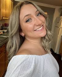 Cassie Foster's Instagram, Twitter & Facebook