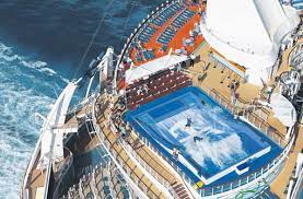 There are 2,100 crew members on board to cater to. Kreuzfahrt Die Allure Of The Seas Reise Stuttgarter Zeitung