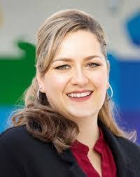 Jeri Wynn's Instagram, Twitter & Facebook