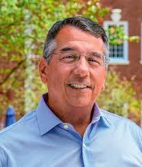 Jonathan Hirt's Instagram, Twitter & Facebook