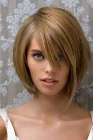 Carre Court Et Meche Degradee Coupe De Cheveux Asymetrique Coiffures Carre Tendances Coiffures